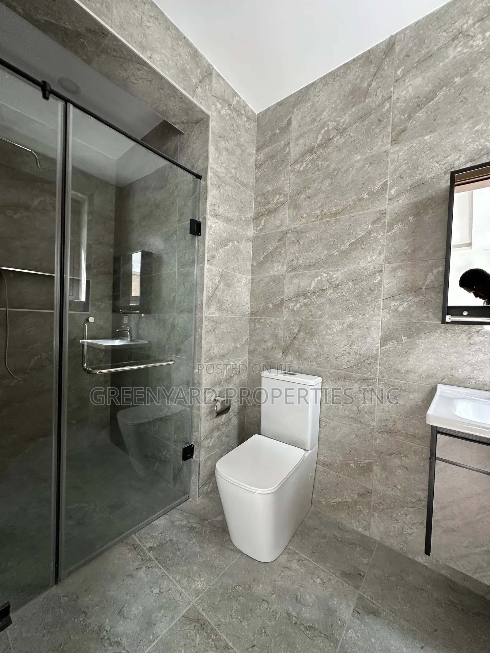 5bdrm House in Spintex for sale