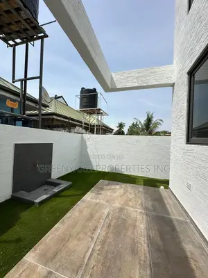 5bdrm House in Spintex for sale