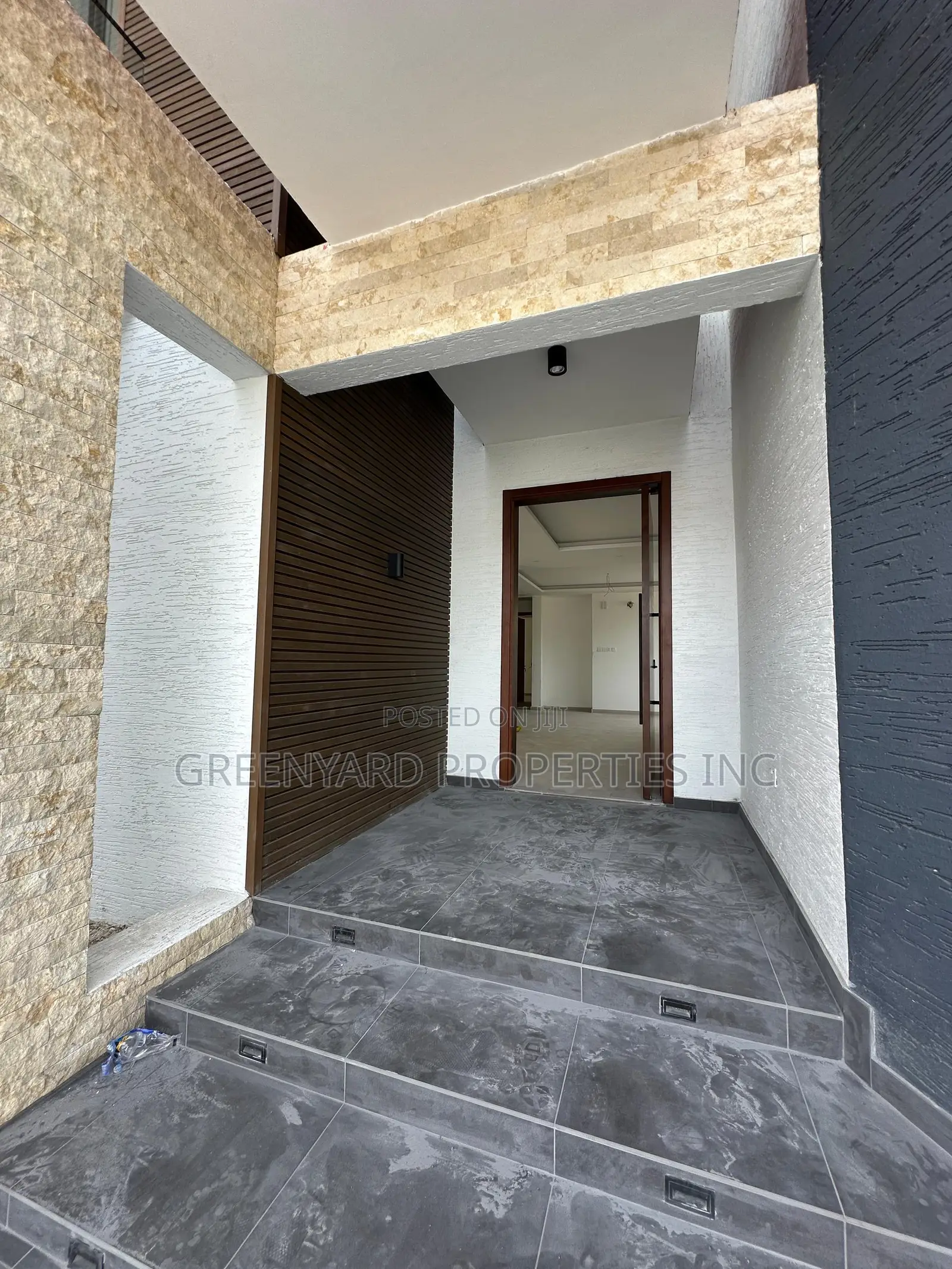 5bdrm House in Spintex for sale