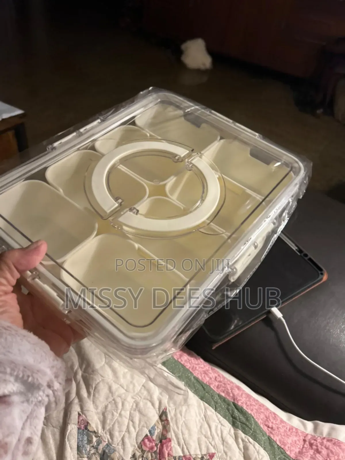 Multipurpose 8-Grid Acrylic Storage Bowl