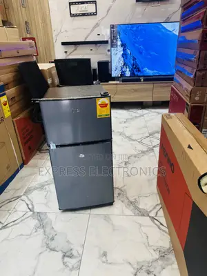 Nicely Designed Double Door Fridge Pearl Table Top Fridge
