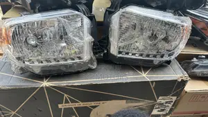 Toyota Tundra Headlights 2013,2014,2015,2016,2017,2018,2019