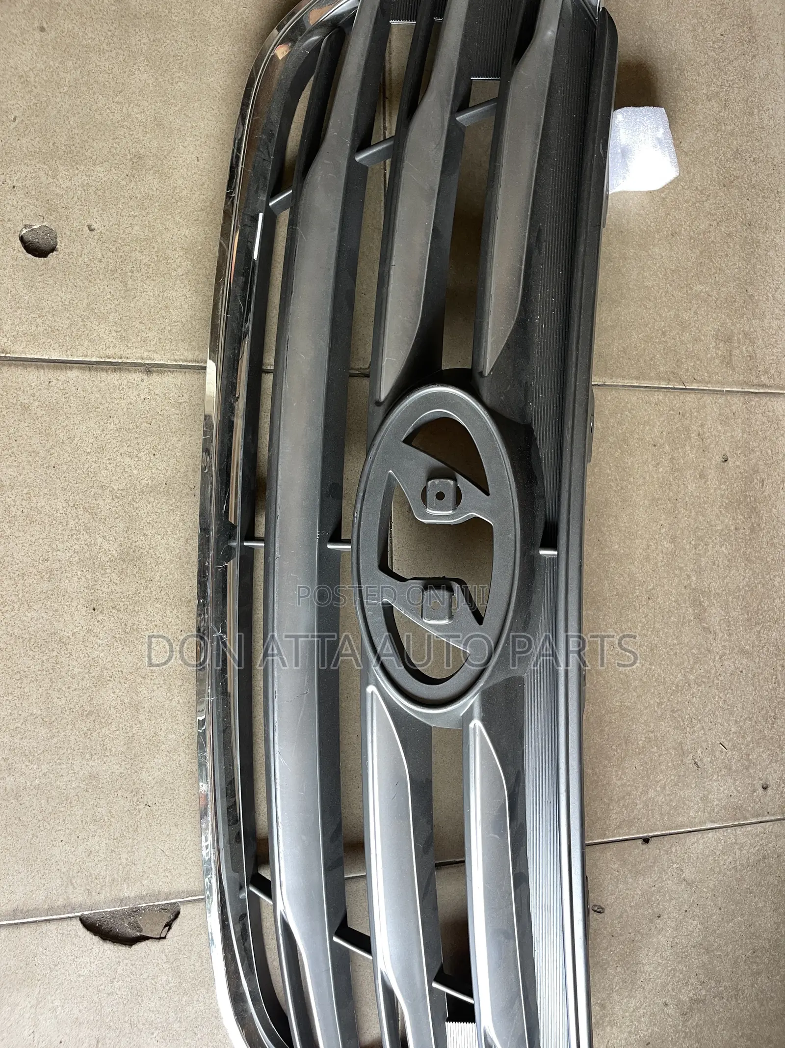 Hyundai Santa Fe 2017 Front Grille