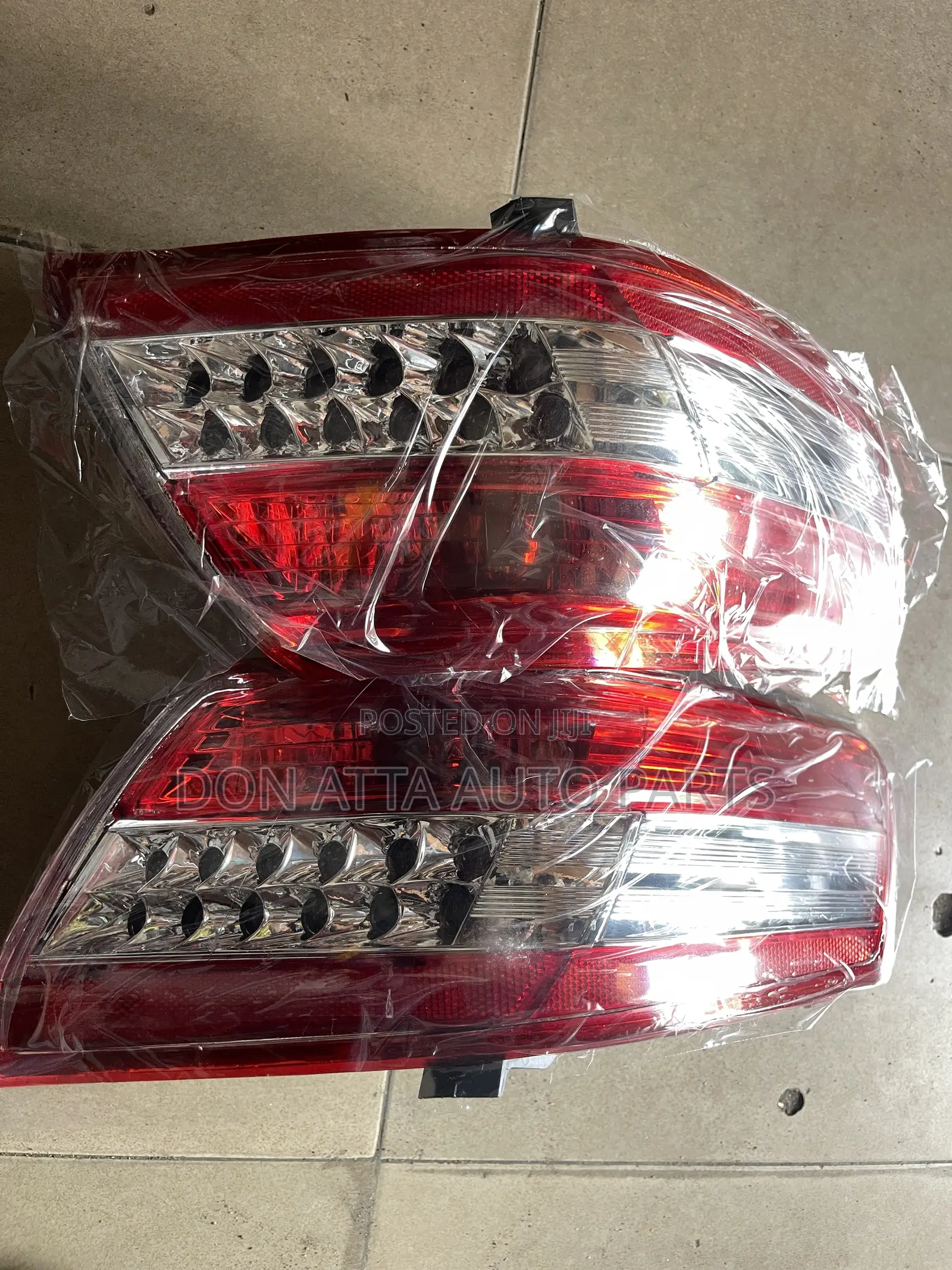 Toyota Camry 2010-2011 Tail Light