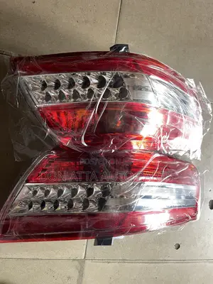Toyota Camry 2010-2011 Tail Light