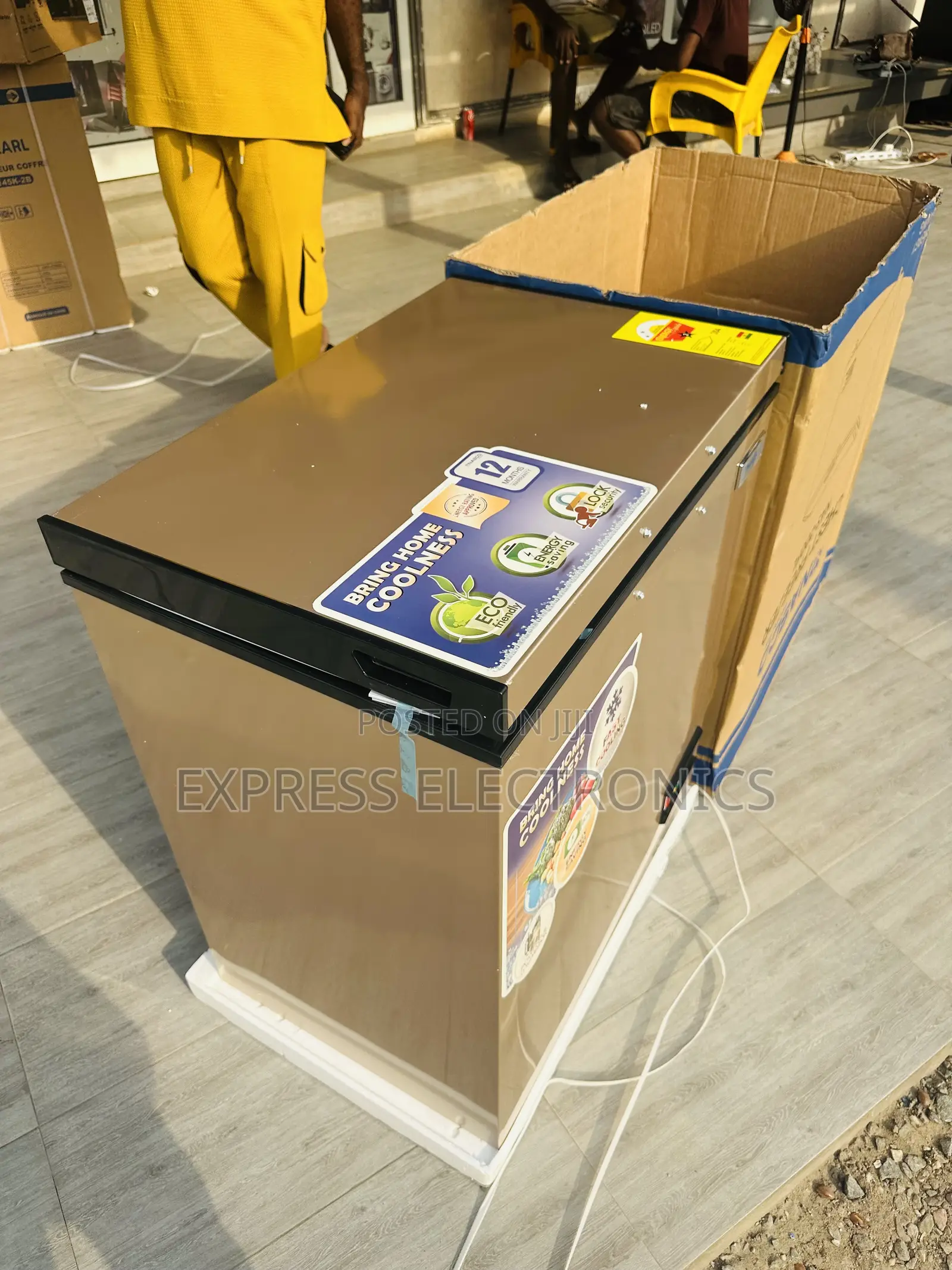Zealous Sleek Chest Freezer 200l Gold Nasco