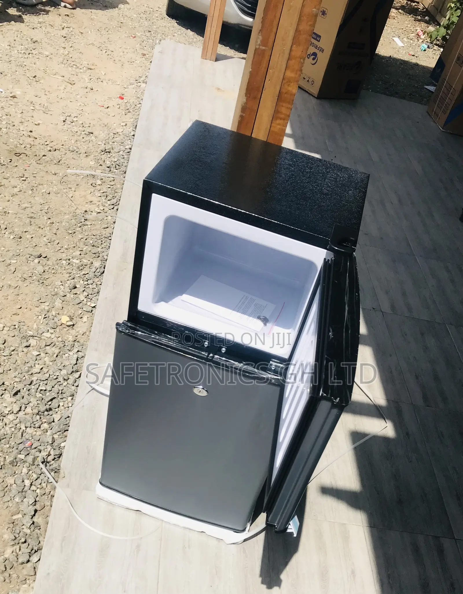 Correct Pearl Doubledoor Top Freezer 90l Dark Grey Fridge