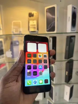 Apple iPhone SE (2020) 64 GB Black