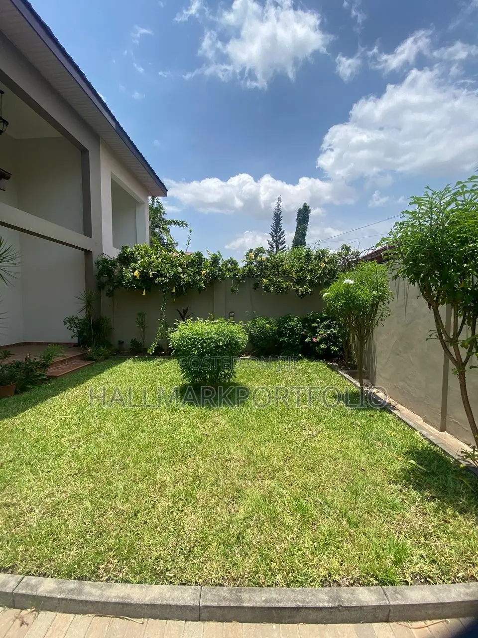 4bdrm Townhouse / Terrace in Cantonment, Cantonments for rent