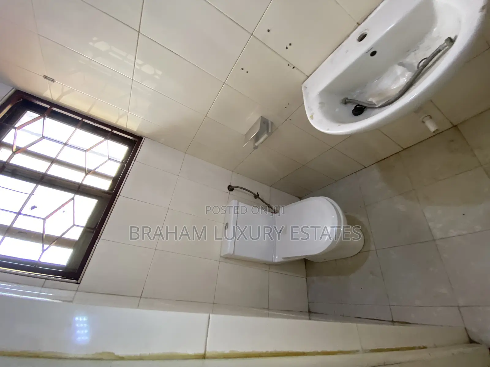 2bdrm Apartment in Braham Luxury, Spintex for rent