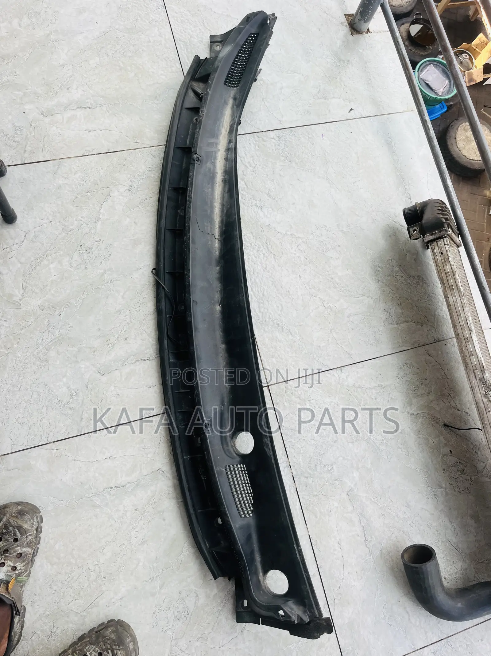 Nissan Versa 2016 Wiper Panel Available