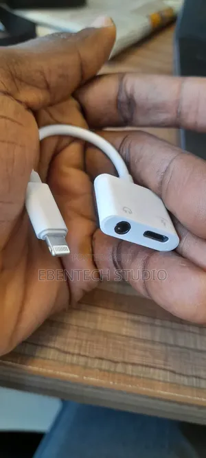 iPhone Lighting to Headphone Port Otg Converter
