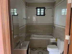 900 SQM Warehouse With Offices at Tema for Rent