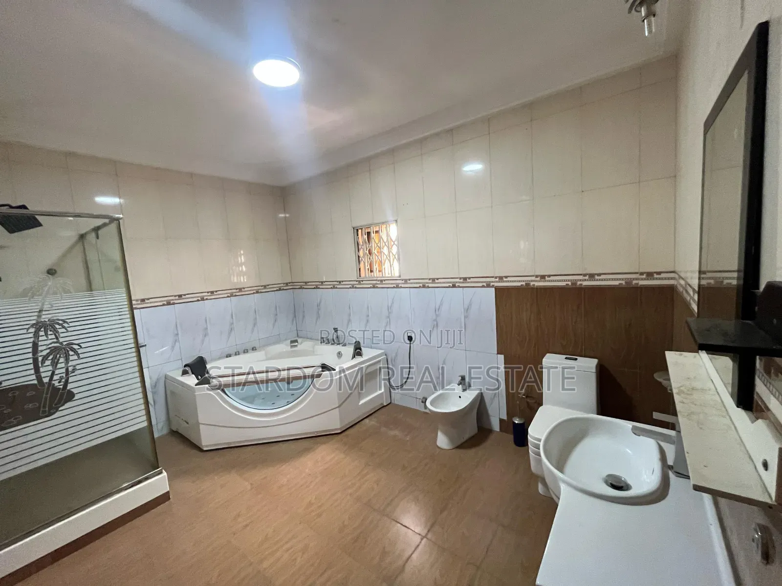 4bdrm Duplex in Adjiringanor, East Legon for rent