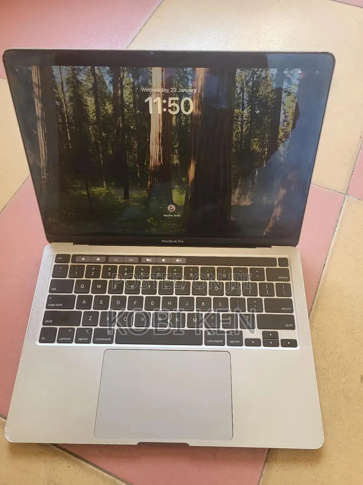Laptop Apple MacBook Pro 2020 16GB Intel Core i5 SSD 512GB