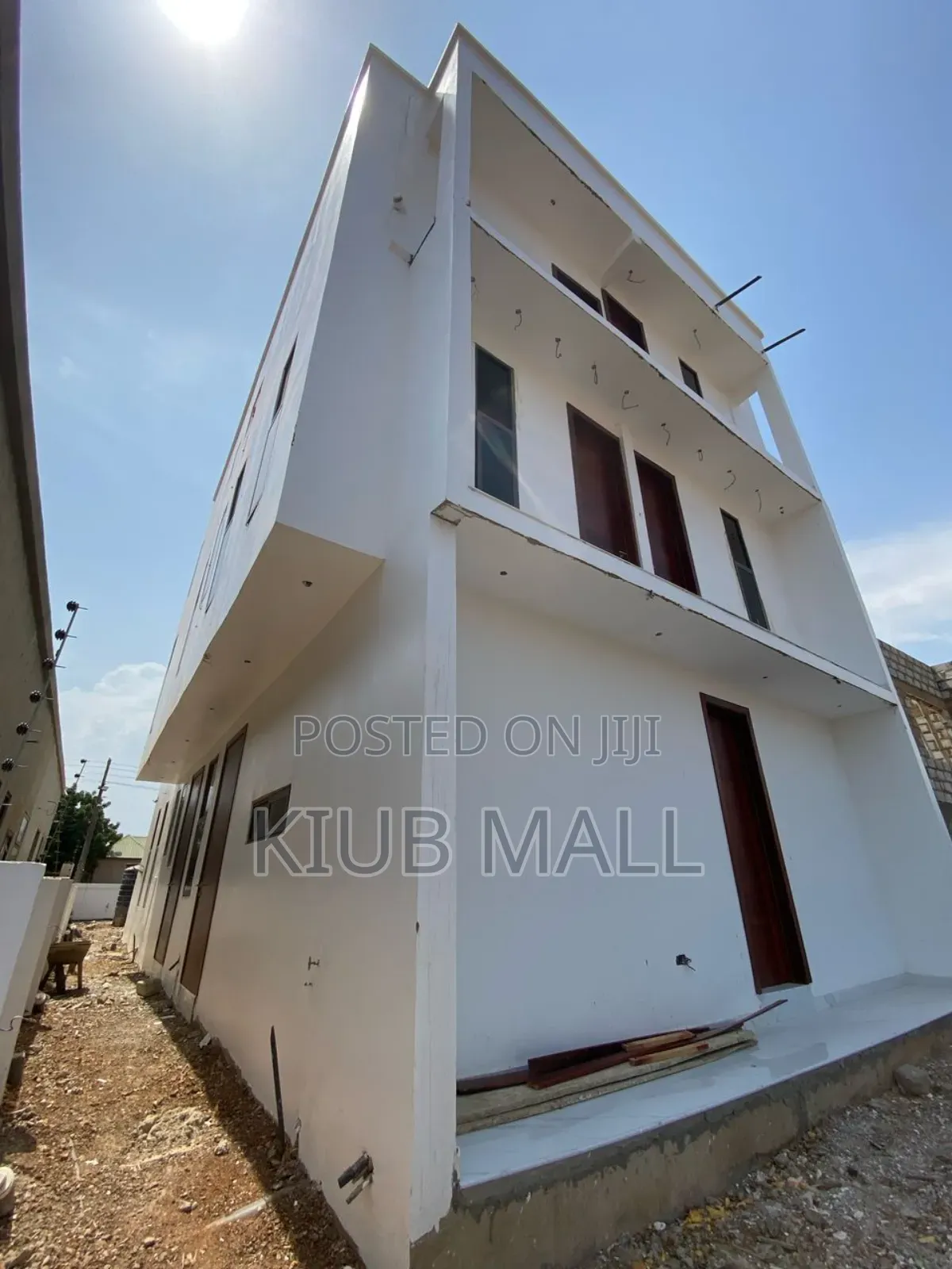 6bdrm Mansion in East Legon Hills, Nmai-Dzorn for sale