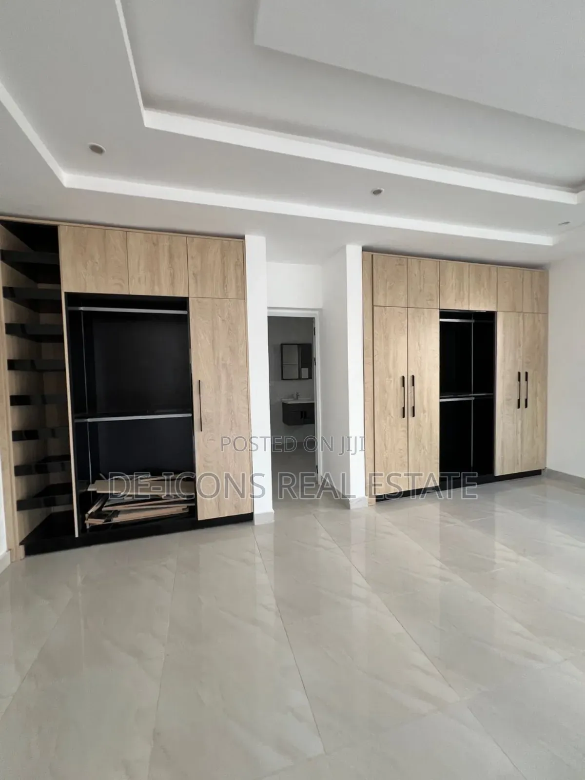 4bdrm Duplex in De-Icons Real Estate, East Legon for sale