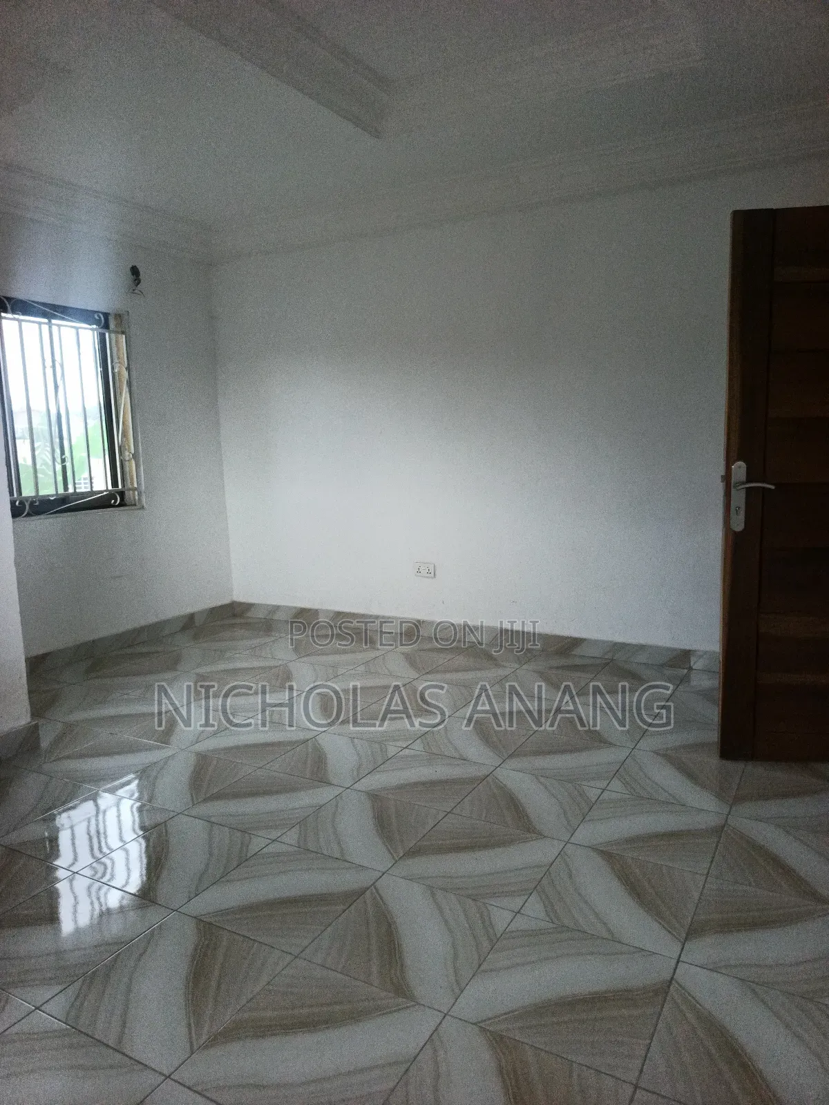 2bdrm Apartment in The Dorns Properties, New Town for rent