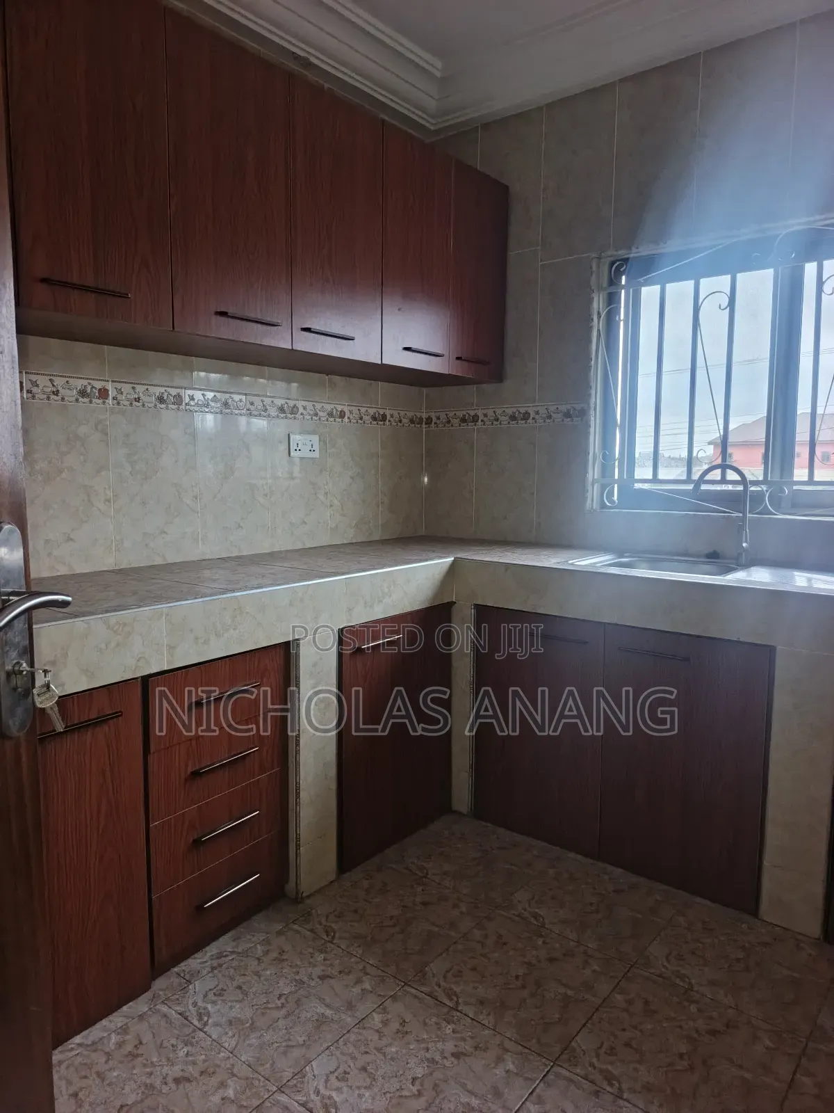 2bdrm Apartment in The Dorns Properties, New Town for rent