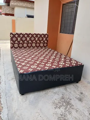 Brown on Black Lv Bed