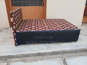 Brown on Black Lv Bed