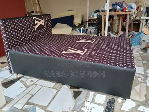 Coffe on Blacl Lv Inbuilt Bed