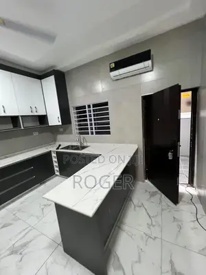 5bdrm House in Achimota Mile 7 for sale