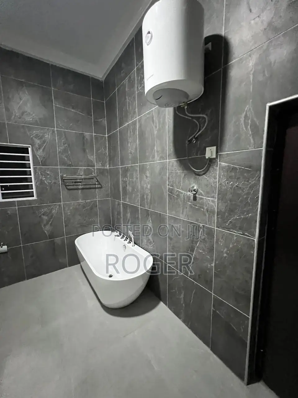 5bdrm House in Achimota Mile 7 for sale