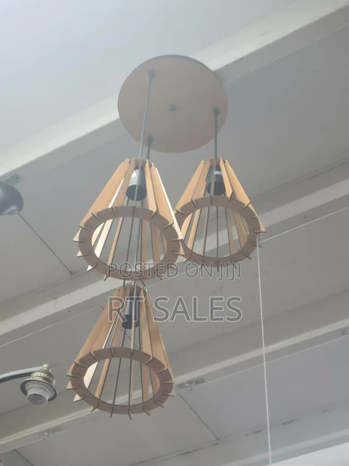 Wooden Round Base Ceiling Pendant Light