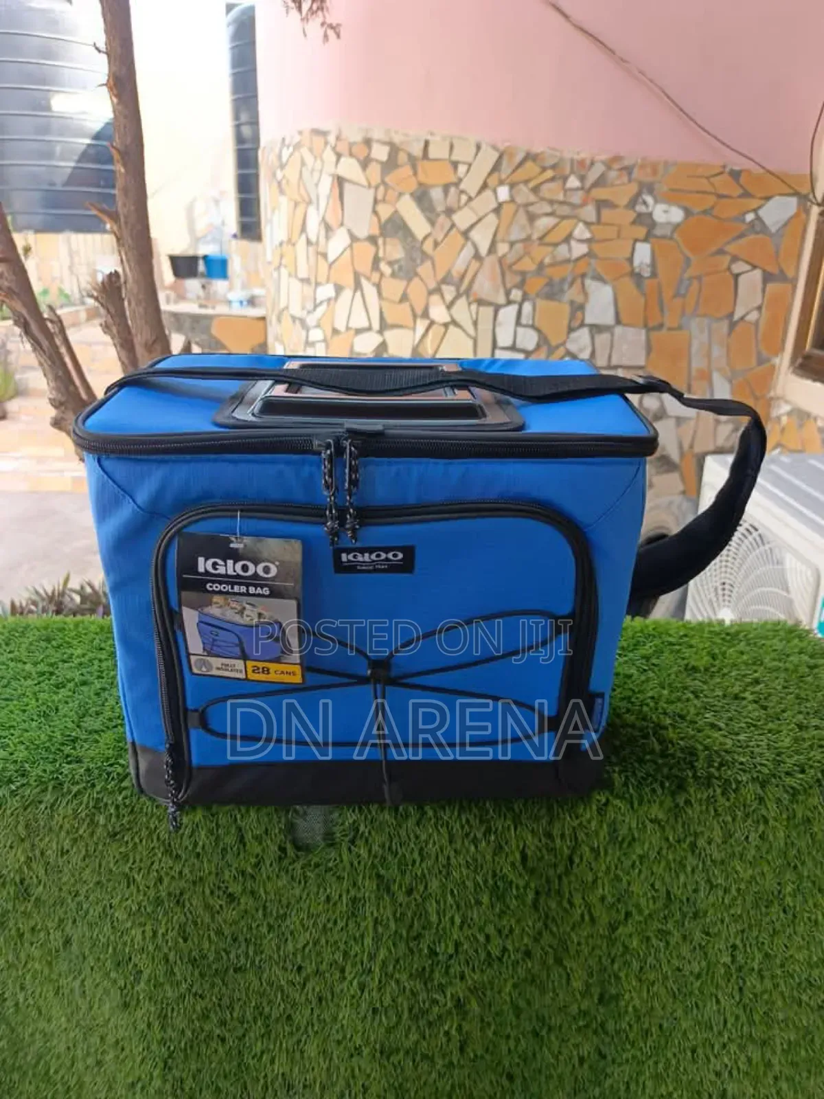 Igloo Insulated Cooler Bag 28 Cans Capacity