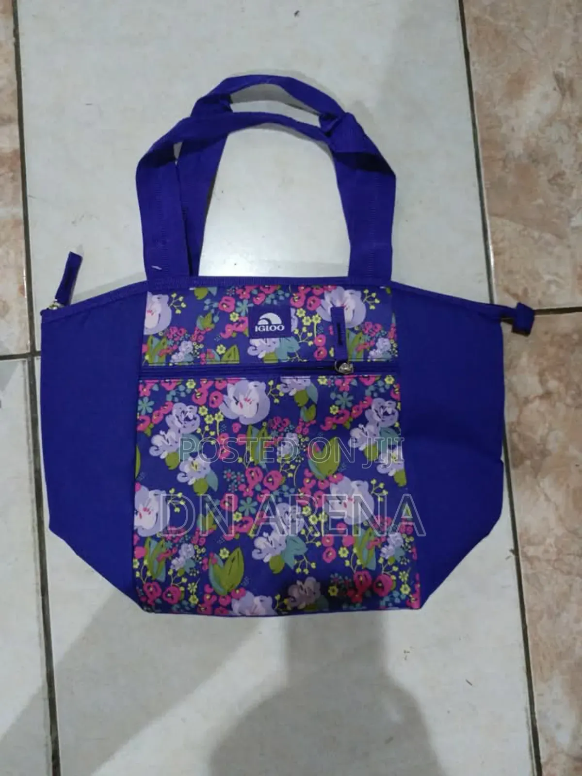 Igloo Tote Muti-Colored Lunch Bags 12 Cancapacity
