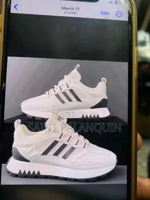 Adidas Sneakers