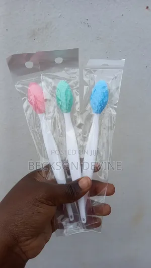 Lip Scrub Tool