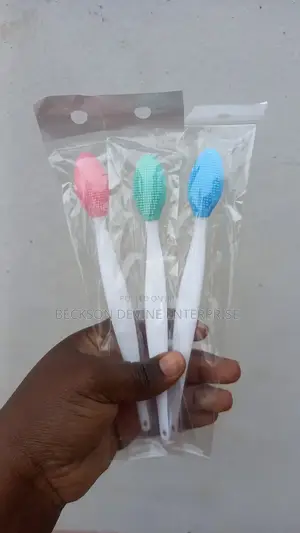 Lip Scrub Tool