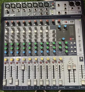Soundcraft 12channel Mixer