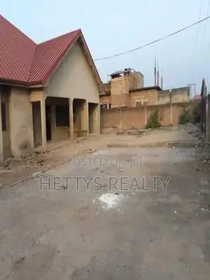 4bdrm House in Sapeiman, Amasaman for sale
