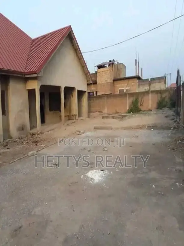 4bdrm House in Sapeiman, Amasaman for sale