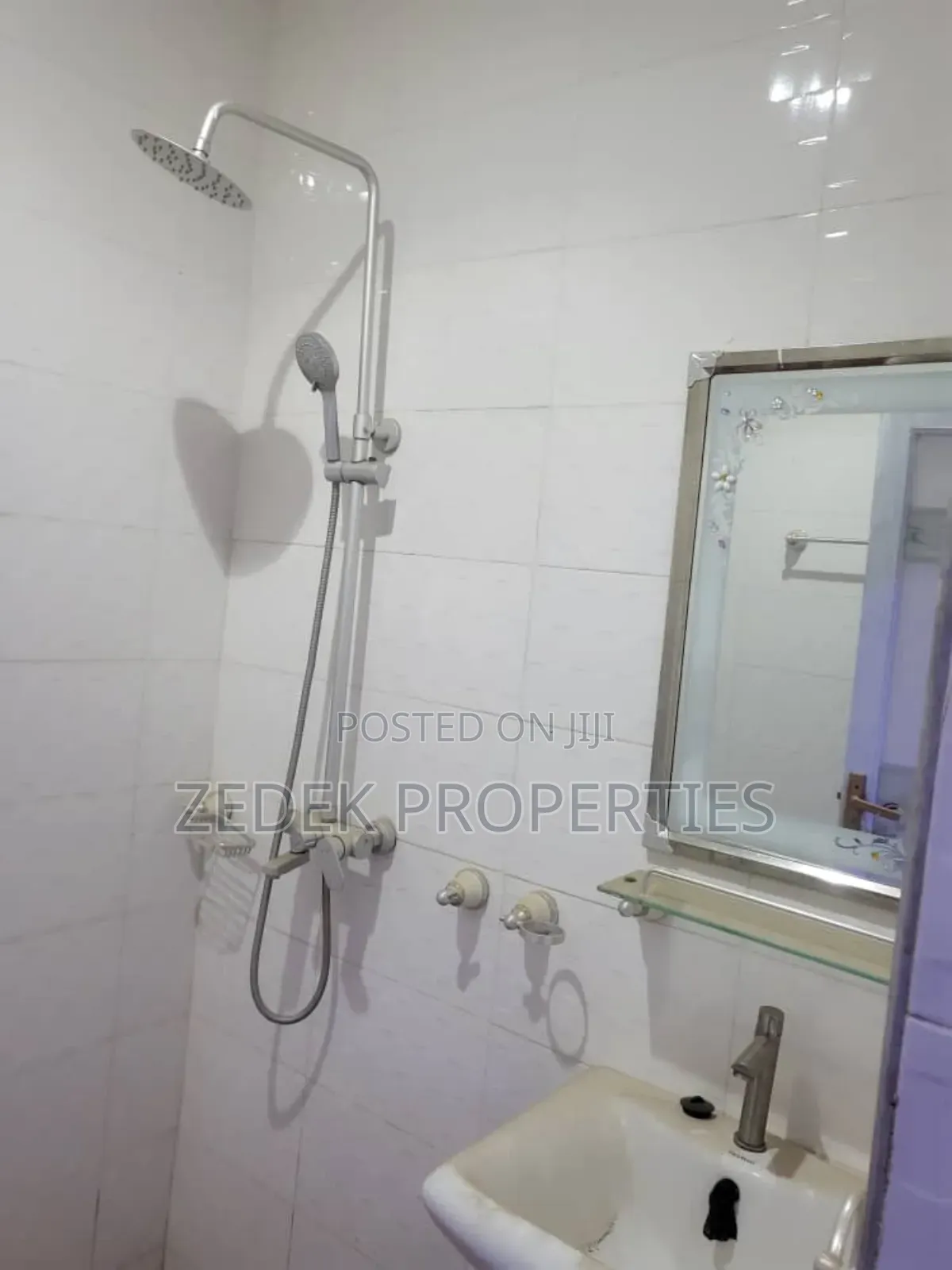 2bdrm Apartment in Zedek Properties, Ashomang Estate for rent