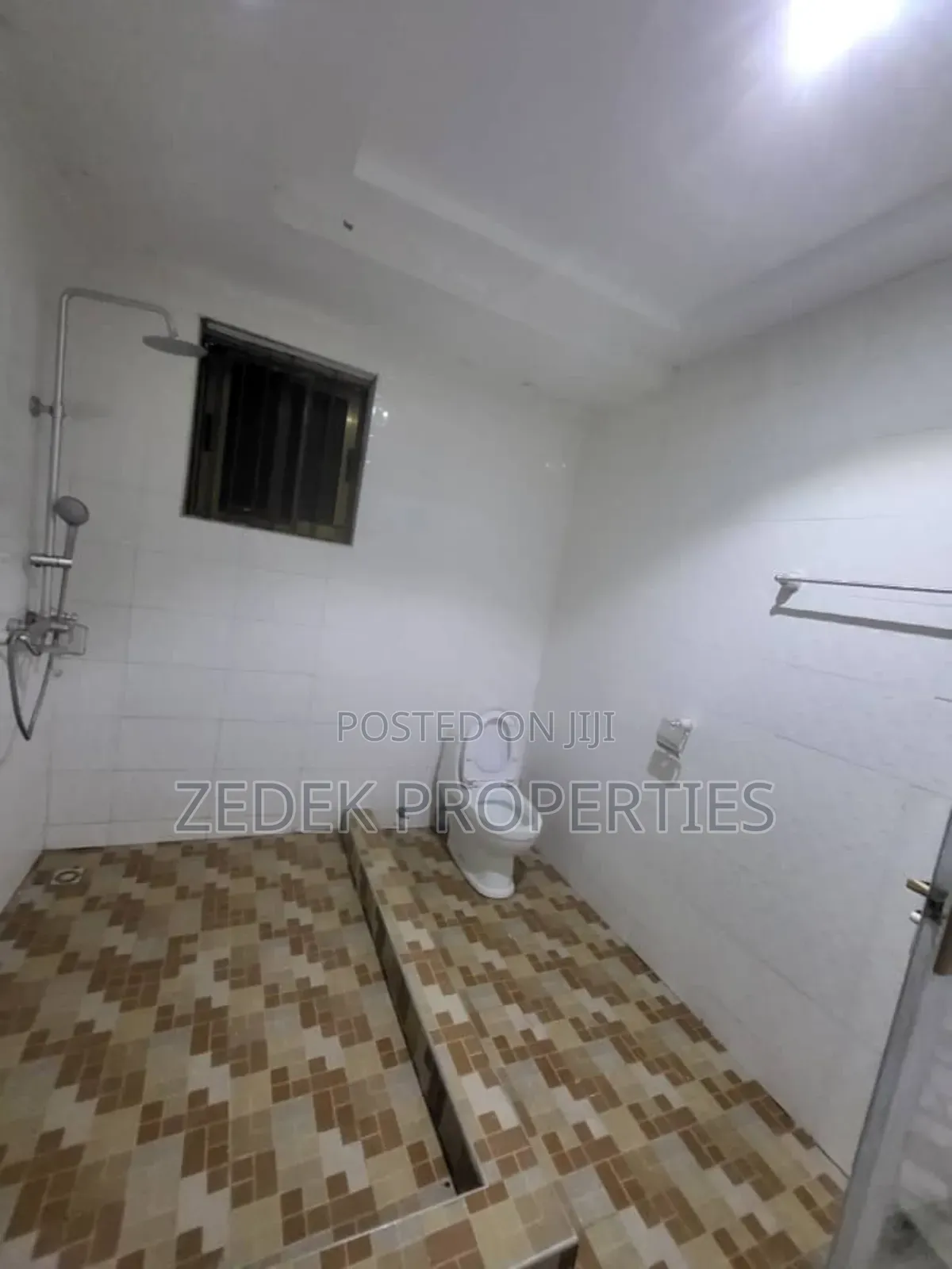 2bdrm Apartment in Zedek Properties, Ashomang Estate for rent
