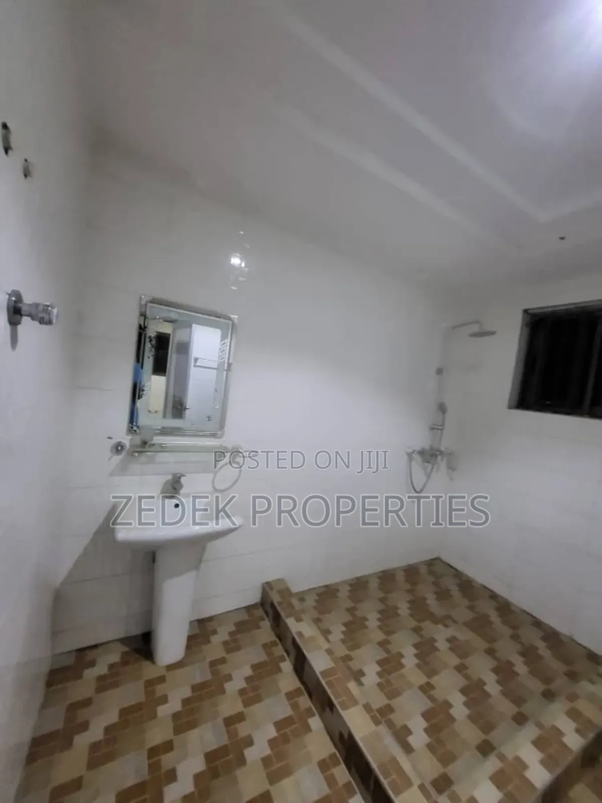 2bdrm Apartment in Zedek Properties, Ashomang Estate for rent