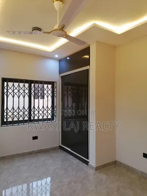 4bdrm House in Adenta Ashiyie for sale