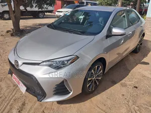 Toyota Corolla SE (1.8L 4cyl 2A) 2018 Silver