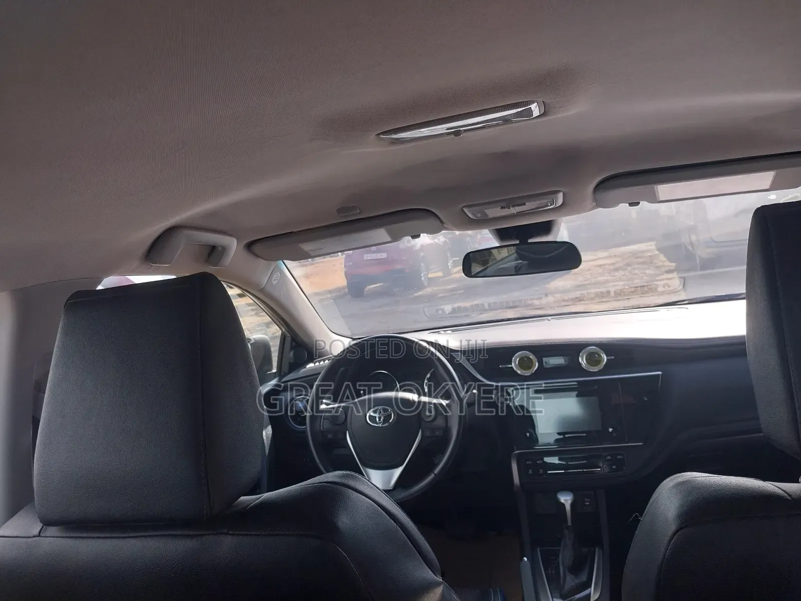 Toyota Corolla SE (1.8L 4cyl 2A) 2018 Silver