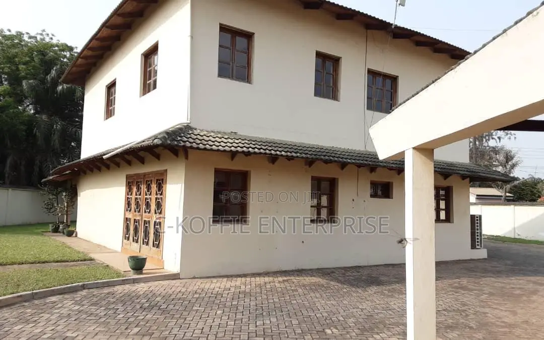 12bdrm Duplex in Tesano for rent