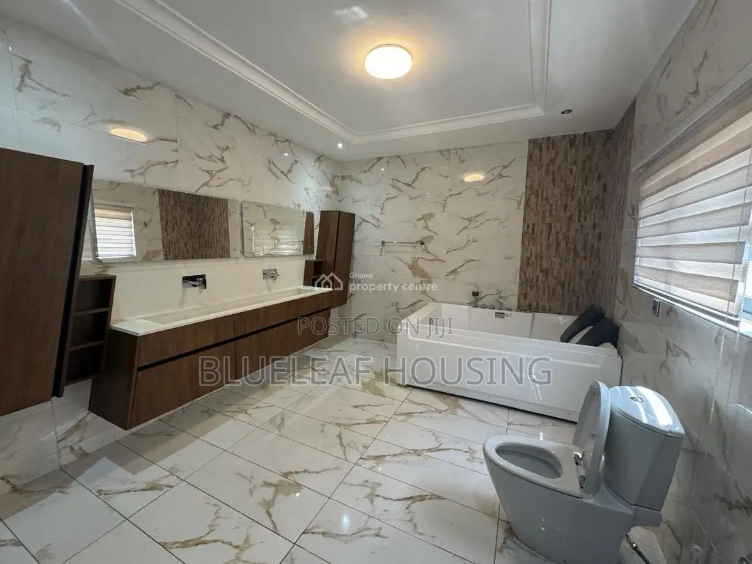 5bdrm House in Ashaley Botwe for sale
