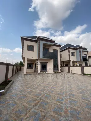 4bdrm House in Achimota for sale