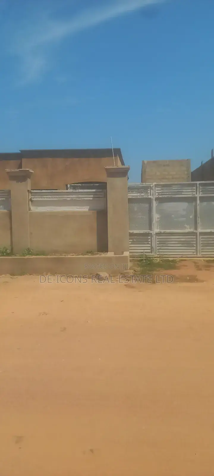3bdrm Mansion in De-Icons Real Estate, Awutu Senya East Municipal