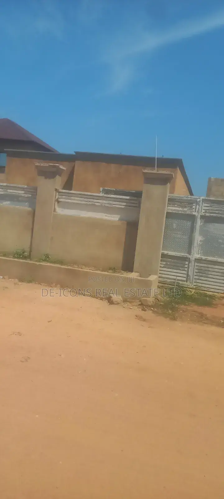 3bdrm Mansion in De-Icons Real Estate, Awutu Senya East Municipal