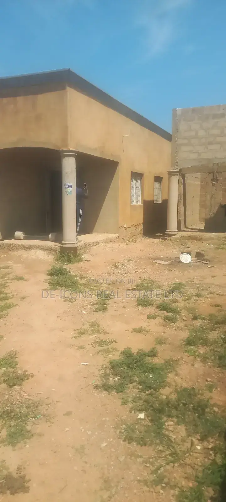 3bdrm Mansion in De-Icons Real Estate, Awutu Senya East Municipal