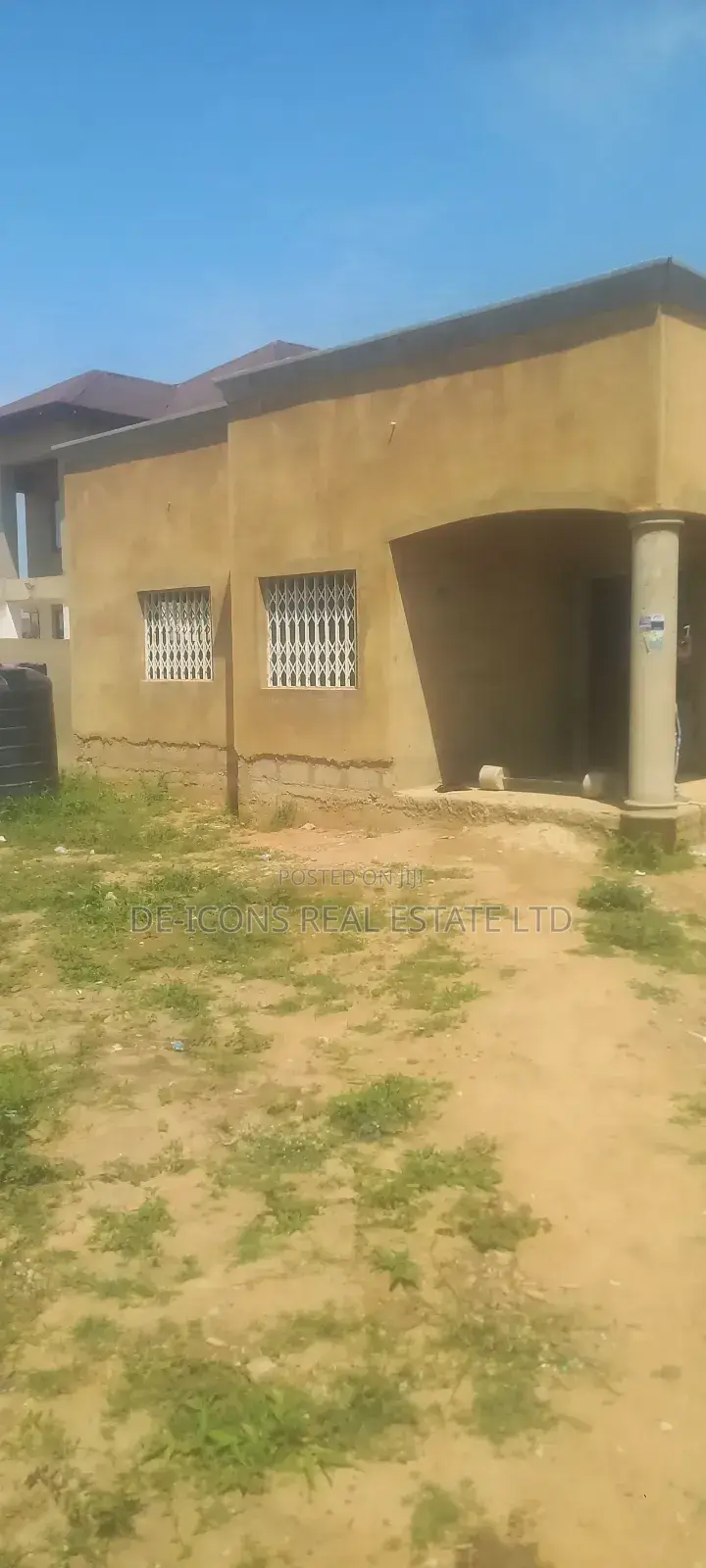 3bdrm Mansion in De-Icons Real Estate, Awutu Senya East Municipal
